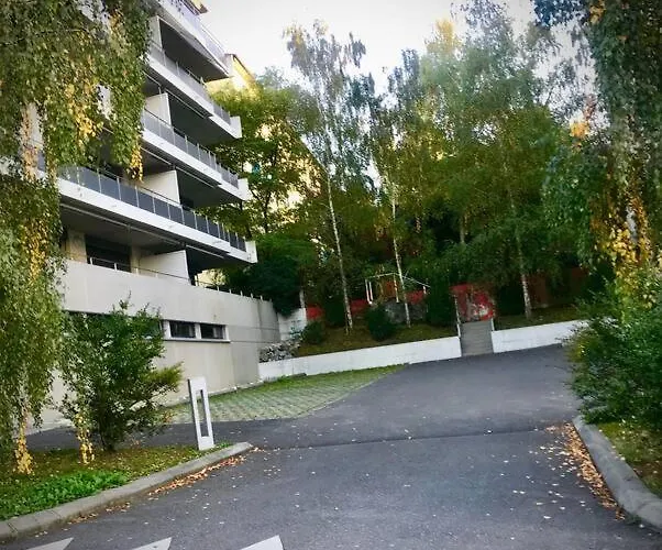 179 Comfortable Sunny Quiet Good Location And Free Parking Included Lägenhet