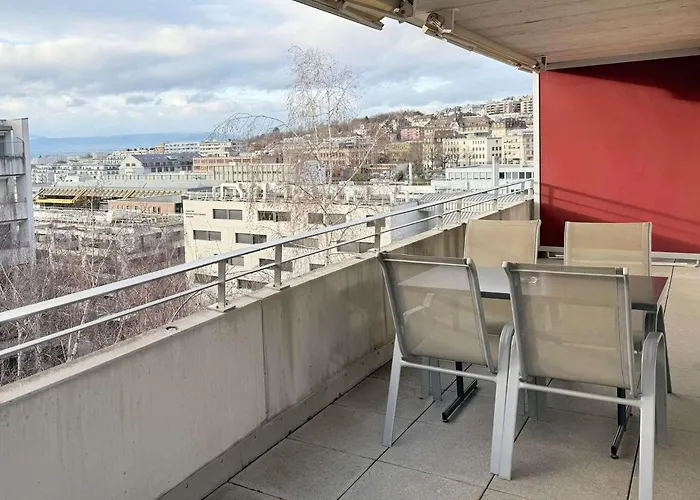 179 Comfortable Sunny Quiet Good Location And Free Parking Included *